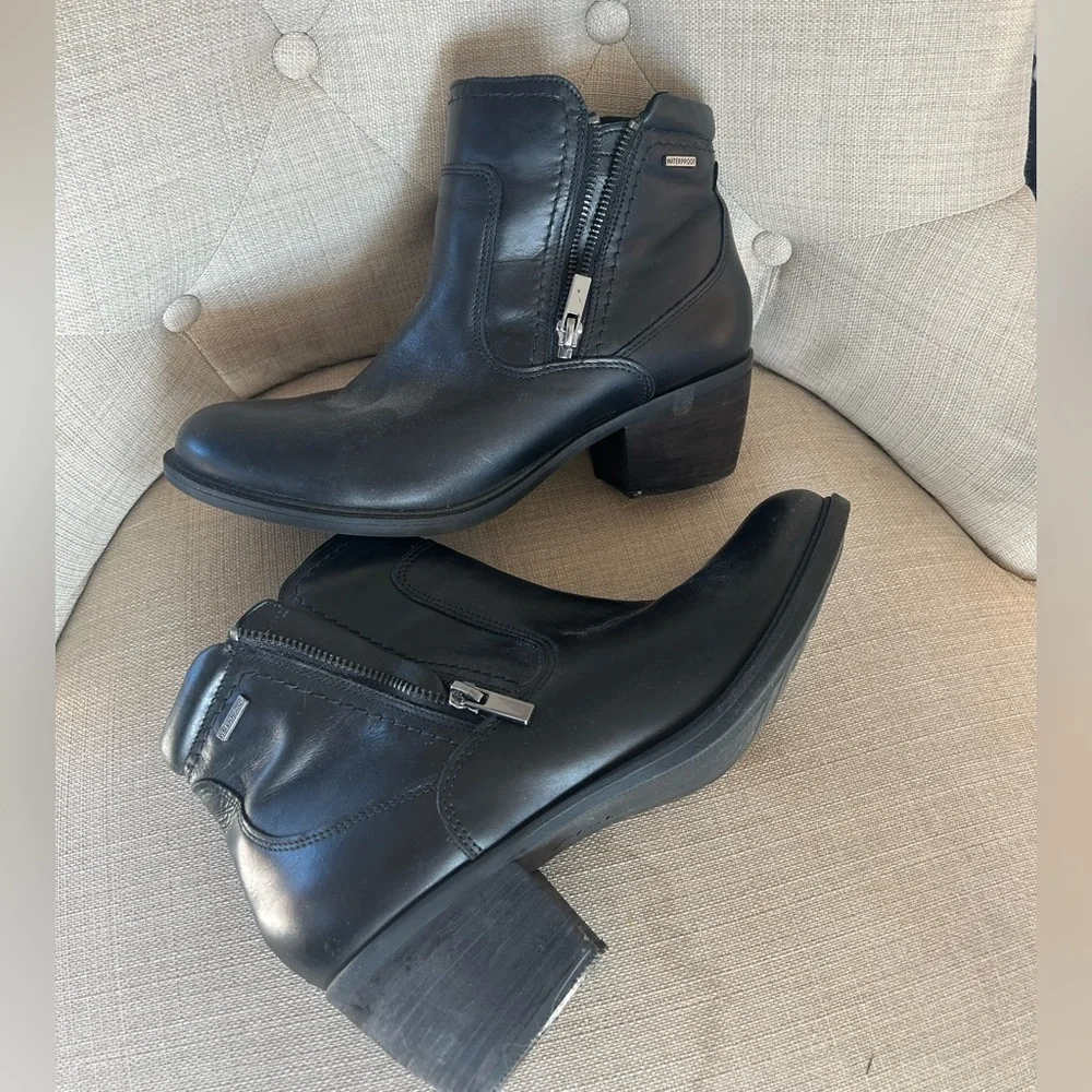 NWOT Clark’s Black Leather Ankle Boots - Picture 1 of 6